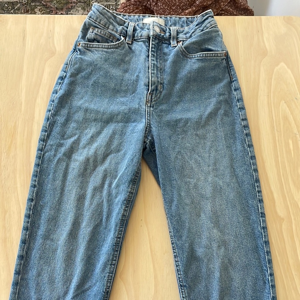 H&M , Blue mom jeans, size 00 , never worn , great condition